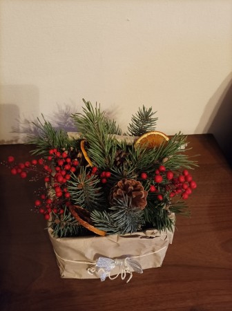 pigne bacche pini e limoni in scatola quadrata